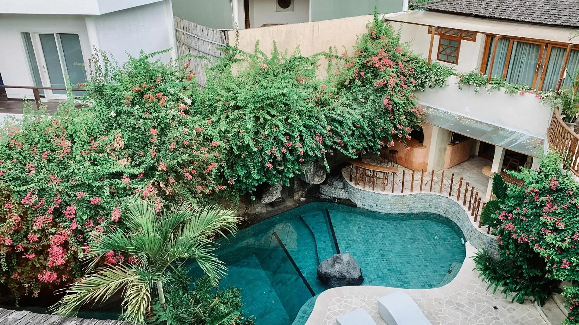 فندق Kresna By The Sea By Kresna Hospitality سمينياك 4*,